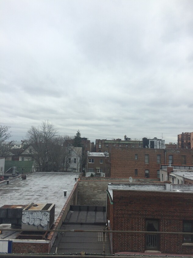 Foto principal - 167 E 111th St