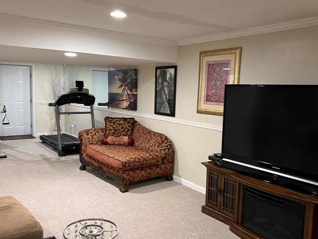 Building Photo - 241 W 31st St