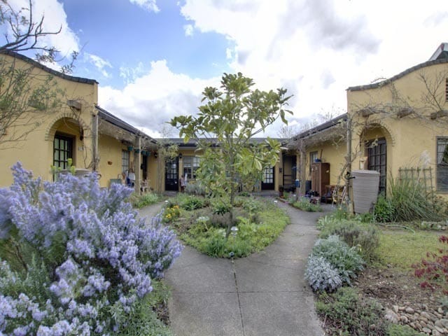 Building Photo - 5244-5308 NE Wistaria Drive