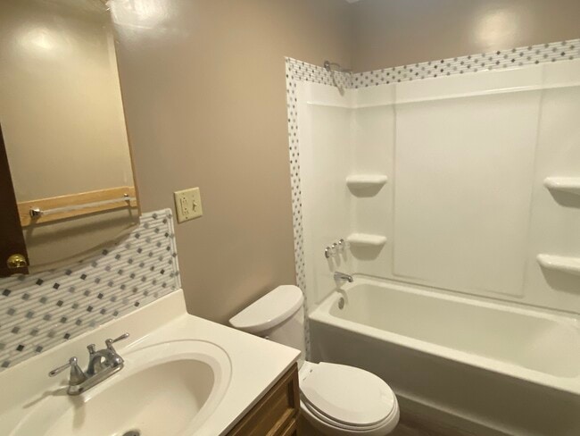 Bath - 3058 E County Road 50