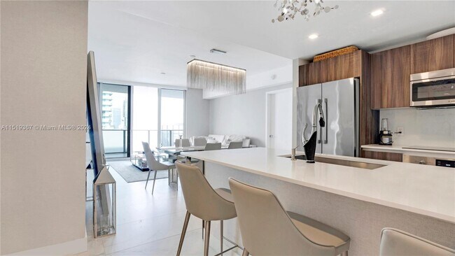 Foto del edificio - 488 NE 18th St