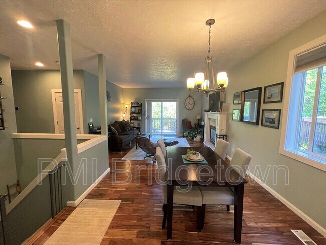 Foto del edificio - 1723 NW Wonderview Ave