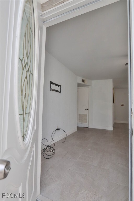 Building Photo - 305 Bougainvillea Rd W