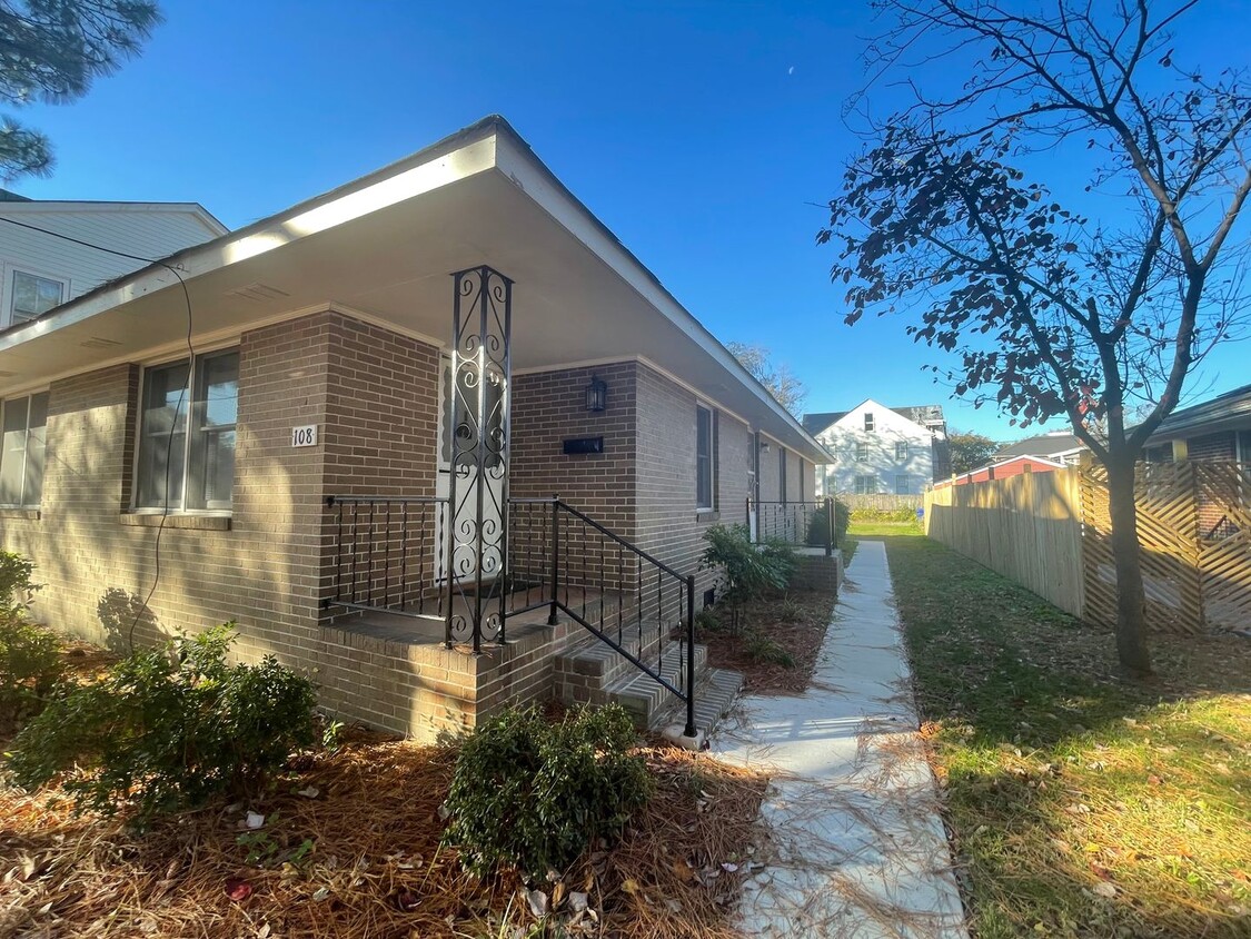 Primary Photo - Awesome duplex apartment in Port Norfolk