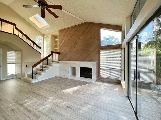Foto del edificio - Three Bedroom Napa Condo on River Walk