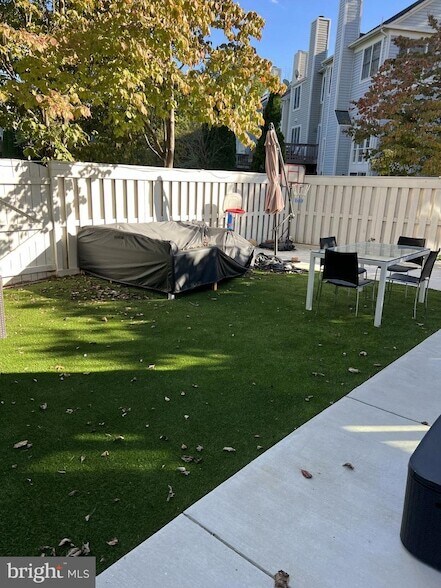 Building Photo - 8719 Delcris Dr