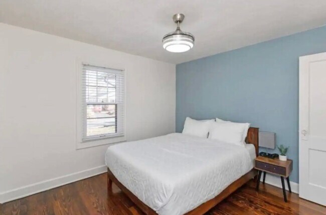 Foto del edificio - 4936 Primrose Ave