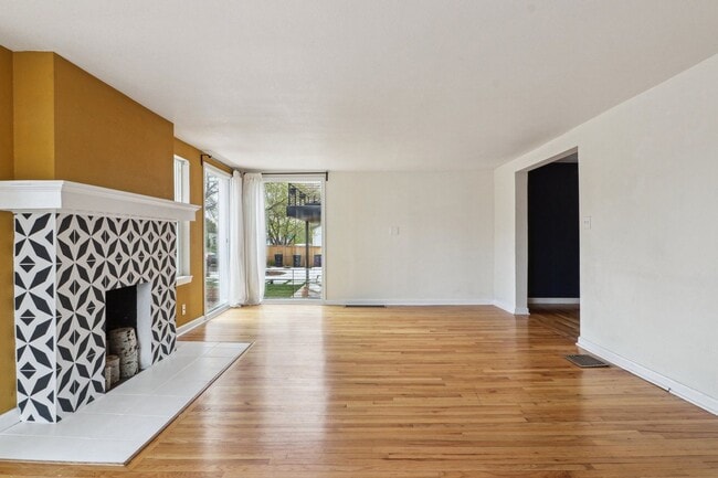 Foto del edificio - Charming 3BR House in Denver