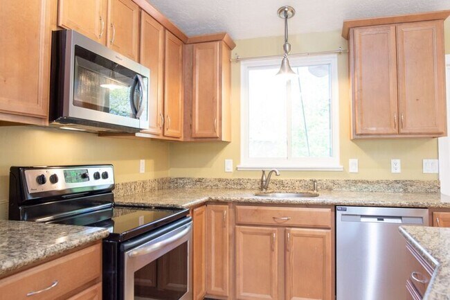Building Photo - 11132 Sandy Creek Dr
