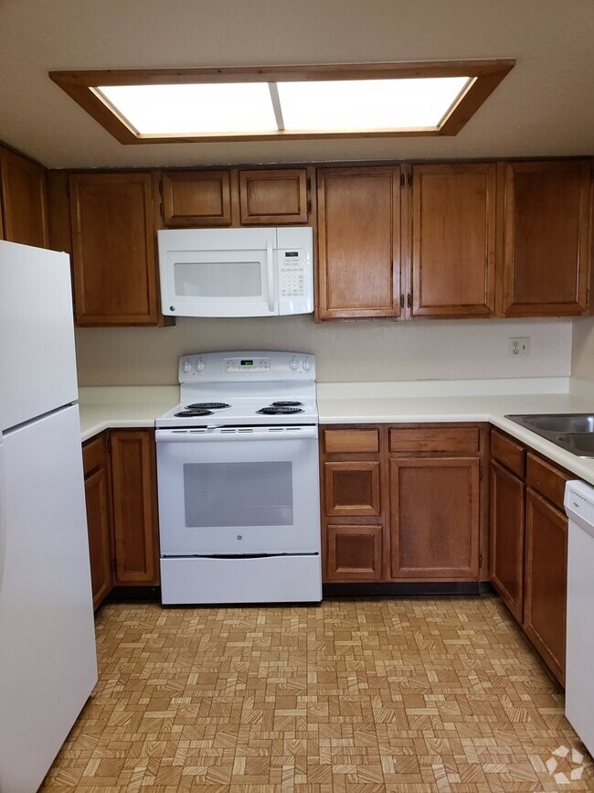 Building Photo - 6076 Gunbarrel Ave