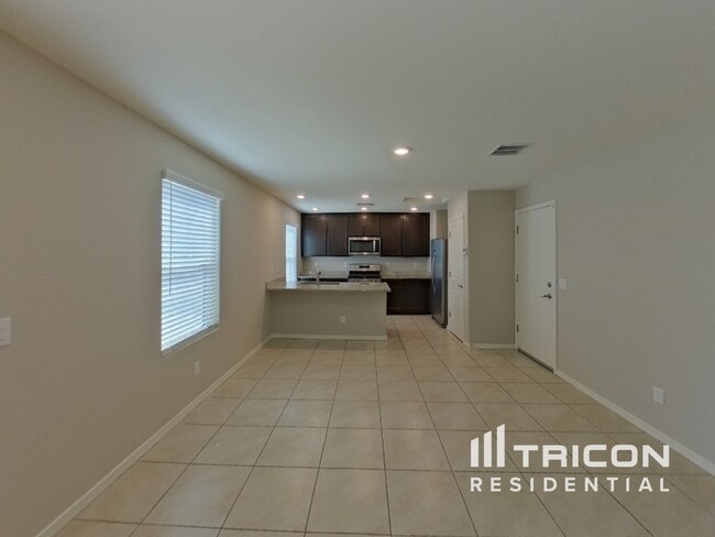 Building Photo - 3904 S 79th Dr