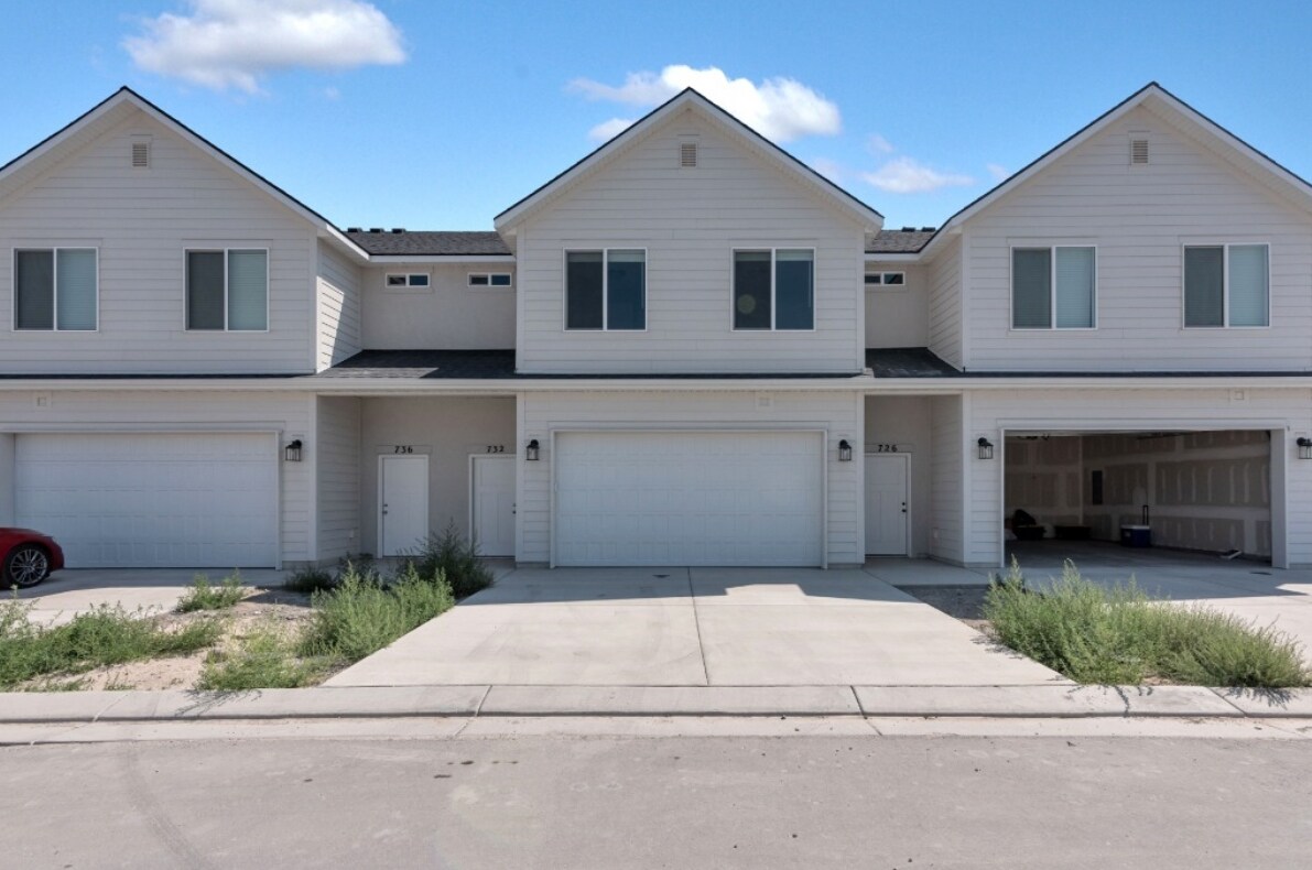 Exterior / Garage - 732 N 3940 W
