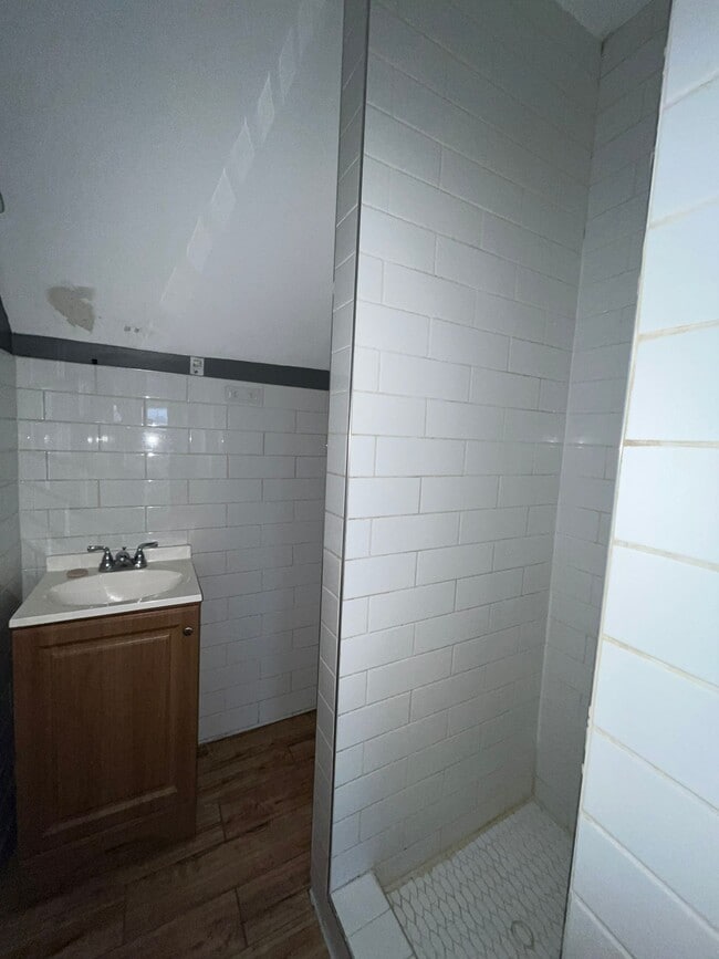 Foto del edificio - 176 Garfield Ave