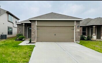 Building Photo - 14223 Grand Hls Dr