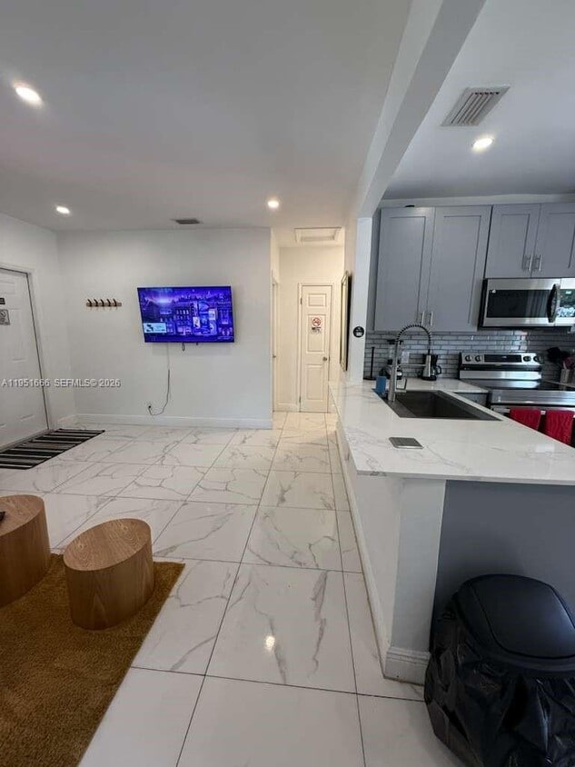 Foto del edificio - 133 SW 22nd Terrace