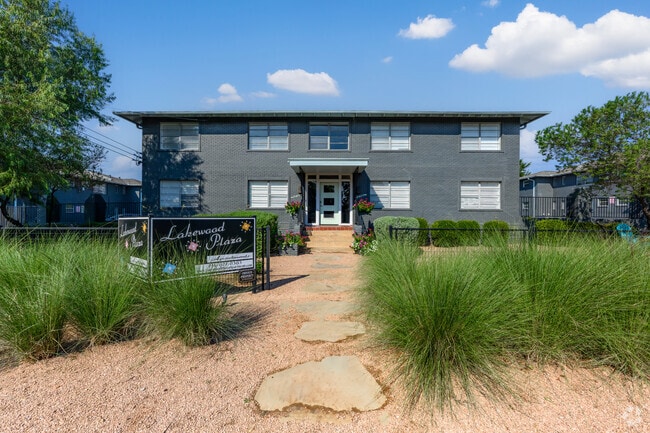 Apartamentos Lakewood Plaza - Lakewood Plaza