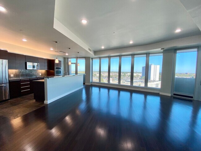 Foto del edificio - 5900 Mosteller Dr