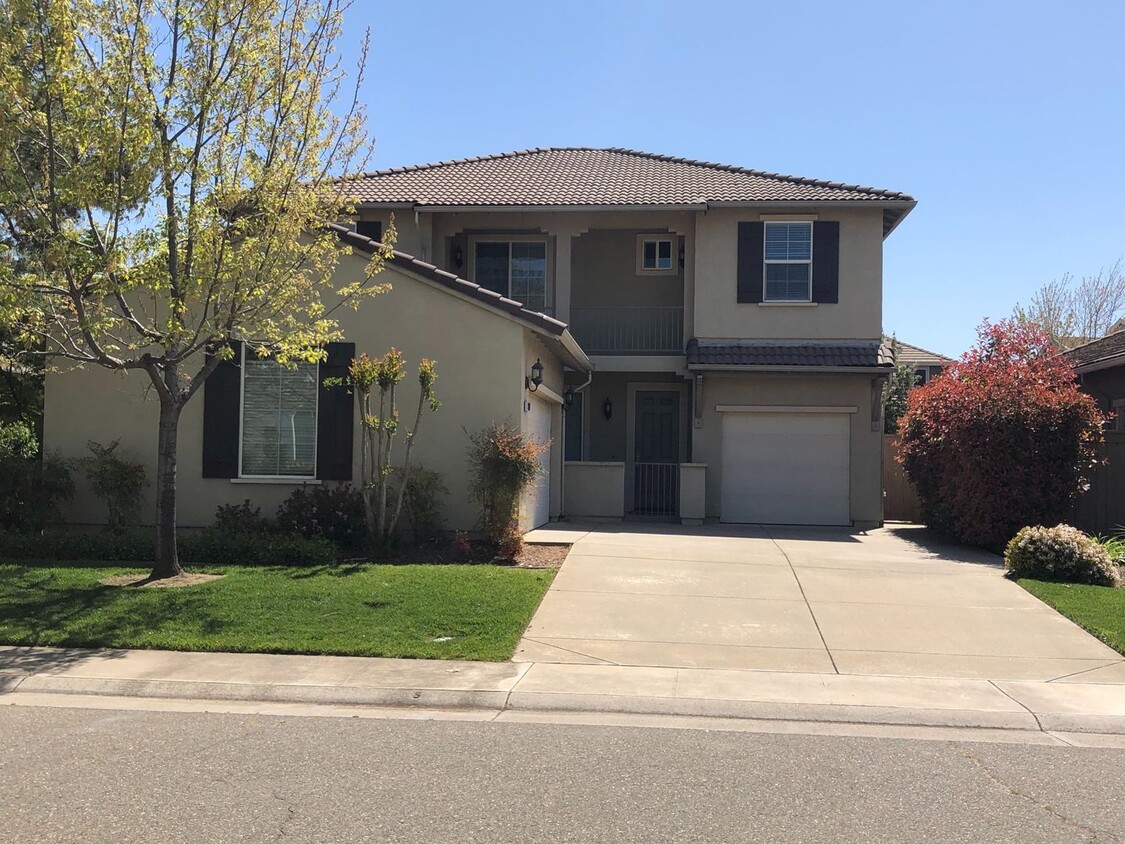 Foto principal - Spacious Folsom Parkway Home Near Park wit...