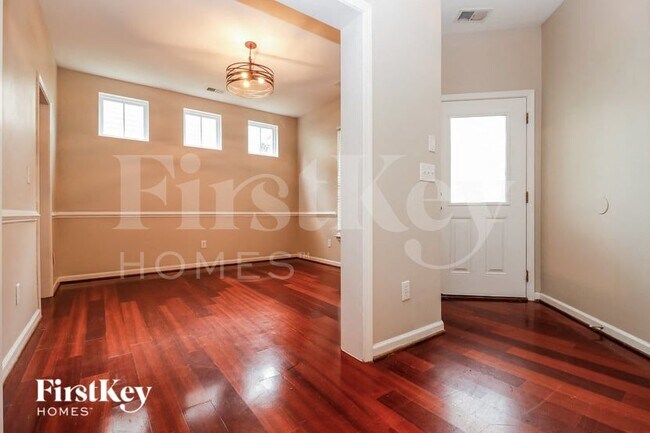 Foto del edificio - 577 Delafield Dr