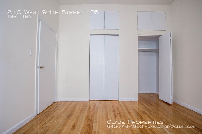 Building Photo - 210 W 94th St