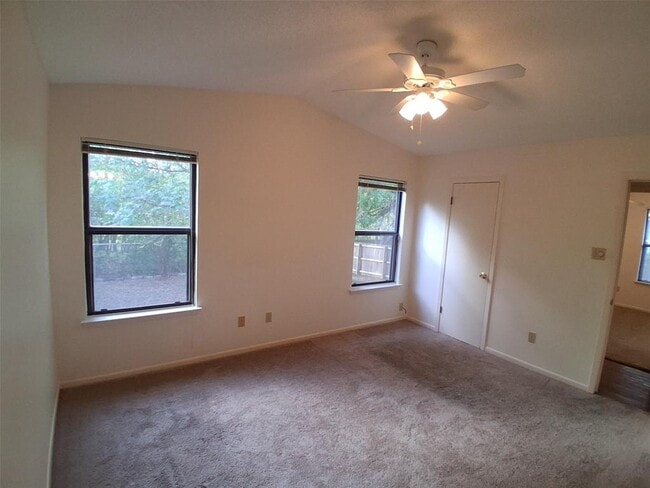 Building Photo - 6807 Colony Loop Dr