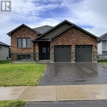 Building Photo - 10 Redwood Dr