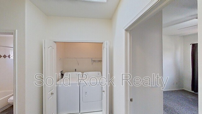 Foto del edificio - 1482 Courtyard Heights