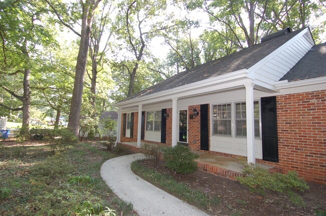 Building Photo - 5400 Emerson Dr