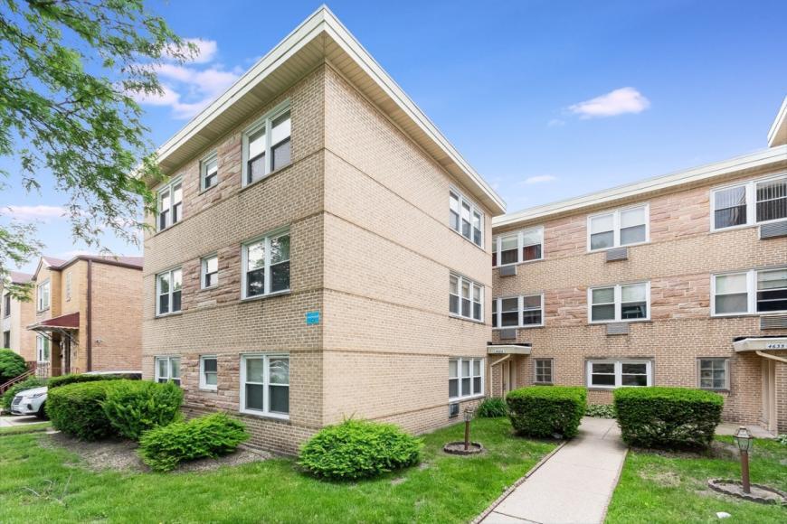 Primary Photo - 2 bedroom in Skokie IL 60076
