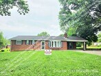 Foto principal - 6921 Sunstrand Dr