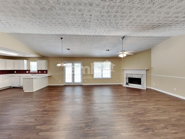 Foto del edificio - 4160 Lenox Park Dr