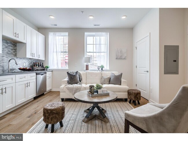 Building Photo - 2529 Frankford Ave
