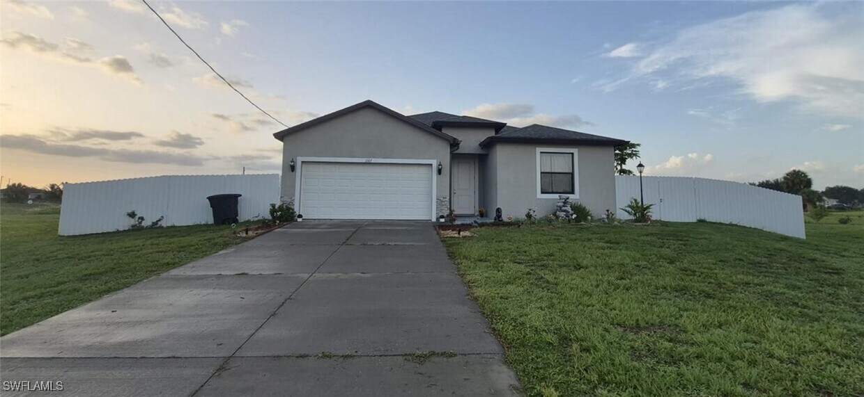 Primary Photo - 1107 Capri Cir