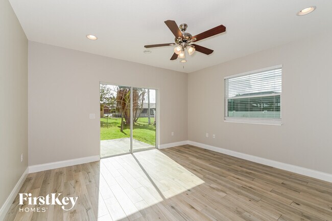 Foto del edificio - 1215 SW 11th Pl