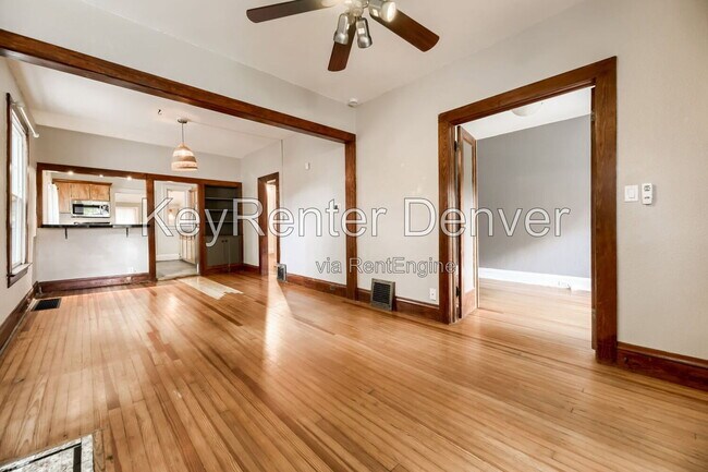 Foto del edificio - 3387 W Moncrieff Pl