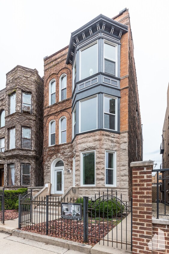 Primary Photo - 3505 N Sheffield Ave