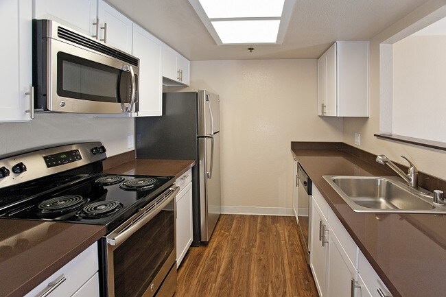 Foto del edificio - The Pointe Apartment Homes