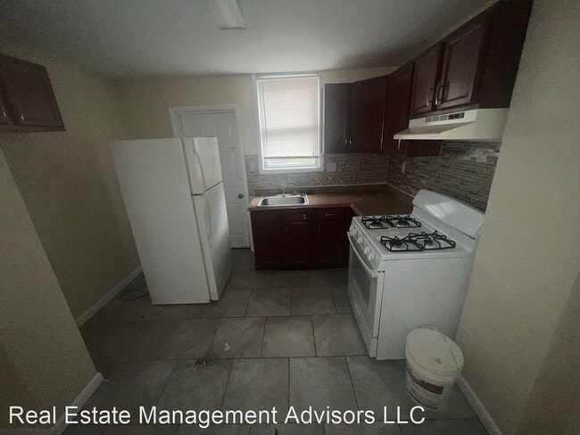 Building Photo - 3 br, 1 bath House - 1410 N Vodges St