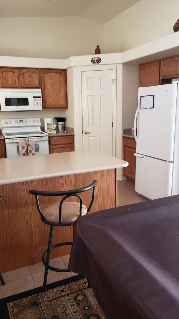 Building Photo - WINTER FURNISHED RENTAL