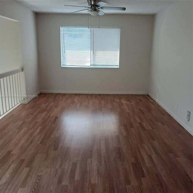 Foto del edificio - 5906 NW 21st St