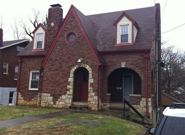 Building Photo - 167 Laconia Ave NE