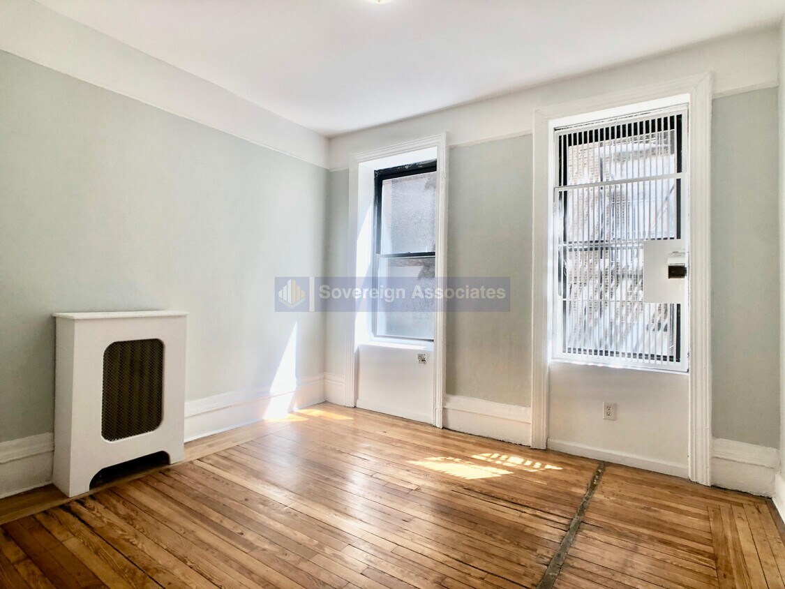 Primary Photo - 182 Claremont Avenue