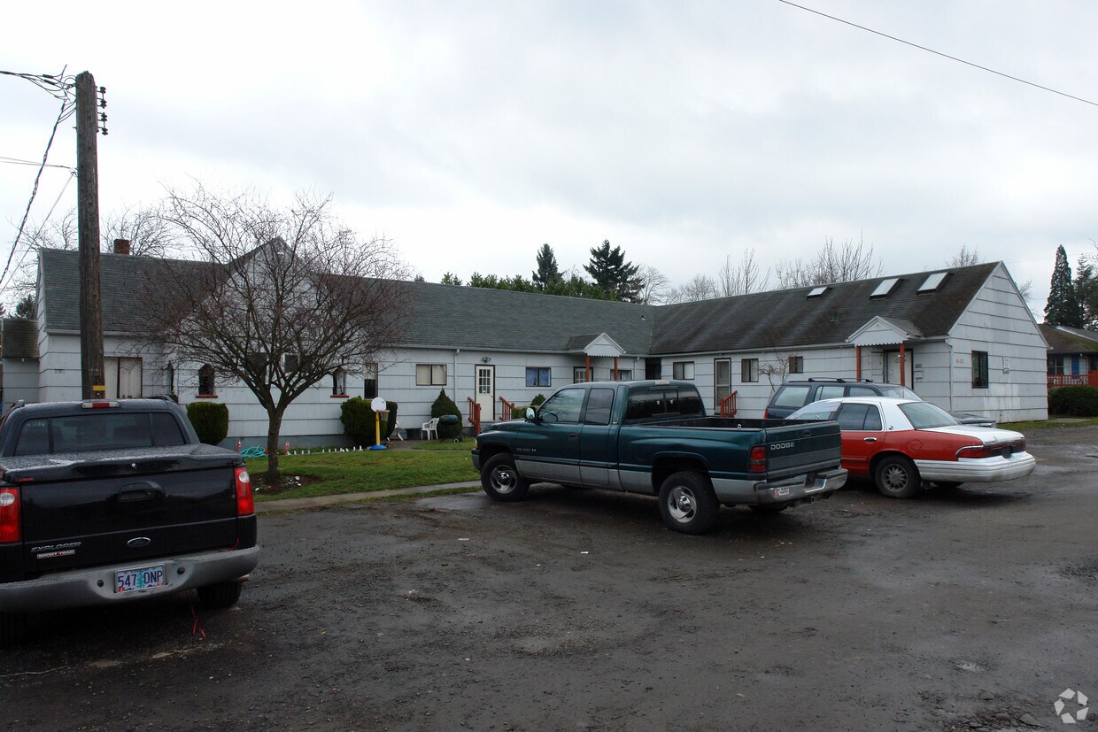 Building Photo - Cully Court Apartments
