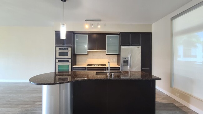 Foto del edificio - 2 Bedroom Condo located in Park House.