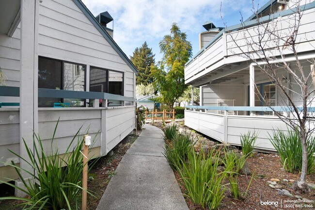 Building Photo - 248 Walker Dr