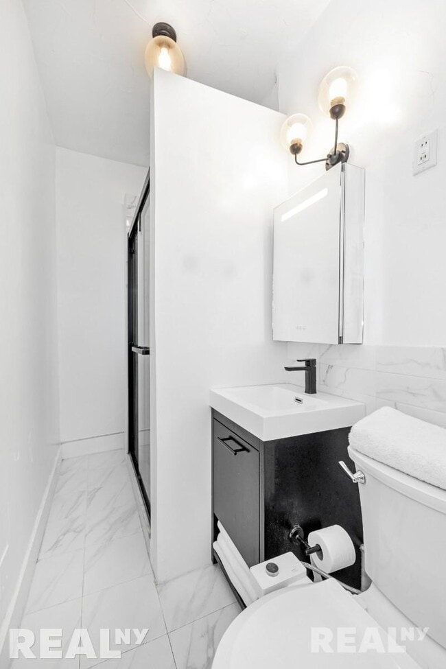 Building Photo - 211 Lafayette Ave