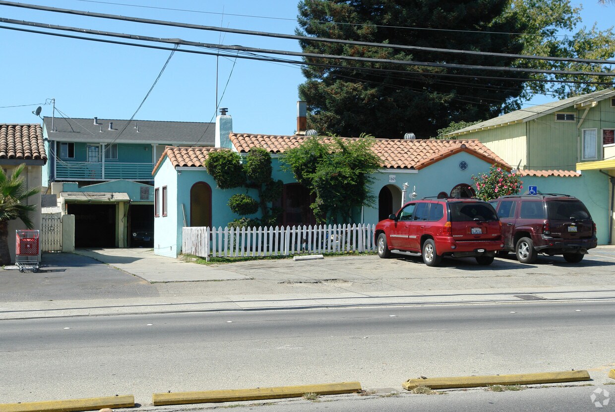 Primary Photo - 1603 Freedom Blvd