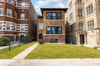 Building Photo - 18 S Austin Blvd