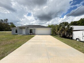 Building Photo - 2 Bahia Court Run