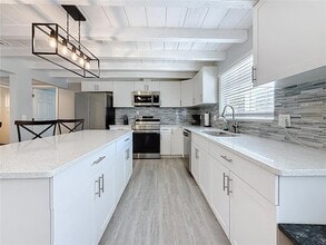 Building Photo - 1408 Rogers St